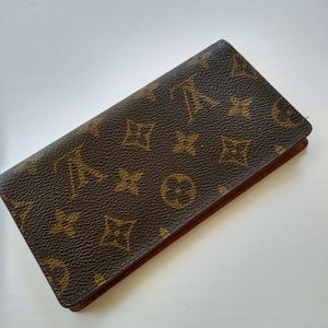 Authentic LOUIS Vuitton Checkbook Cover